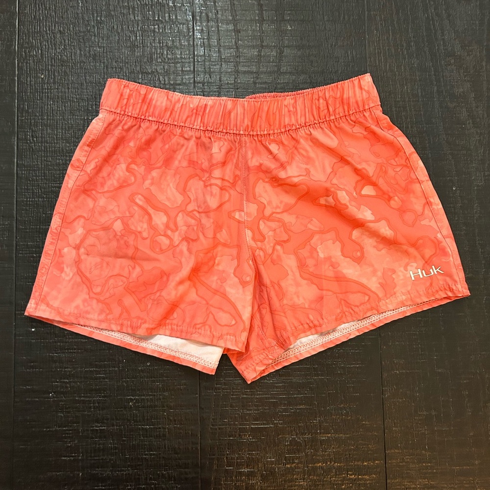 HUK Women’s Ashley Shorts - Current Bimini Camo color - new without tags - small